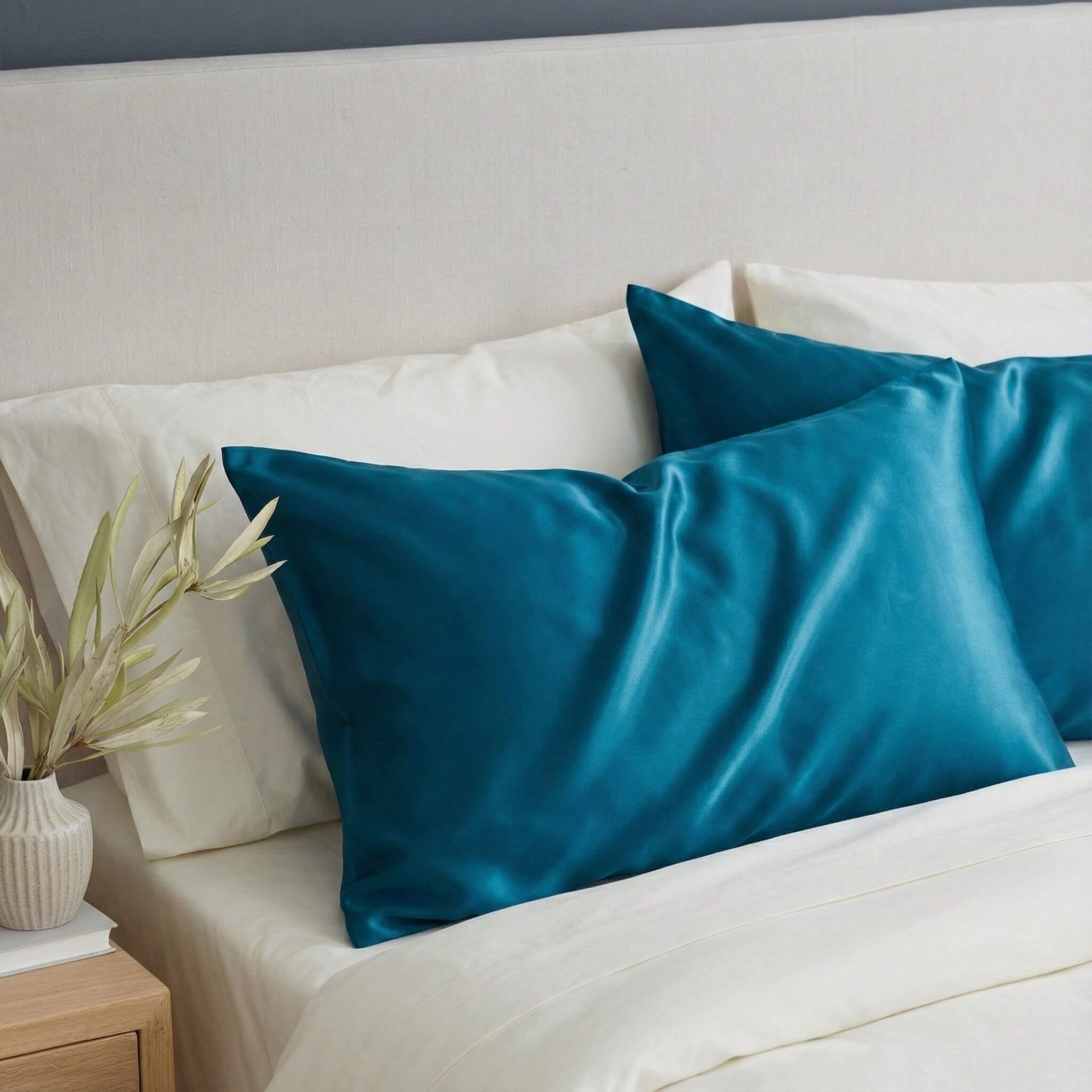 Tamsiai mėlynos spalvos 19 momų mulberry šilkiniai pagalvės užvalkalai – mažina trintį ir plaukų lūžinėjimą miegant – Milvi