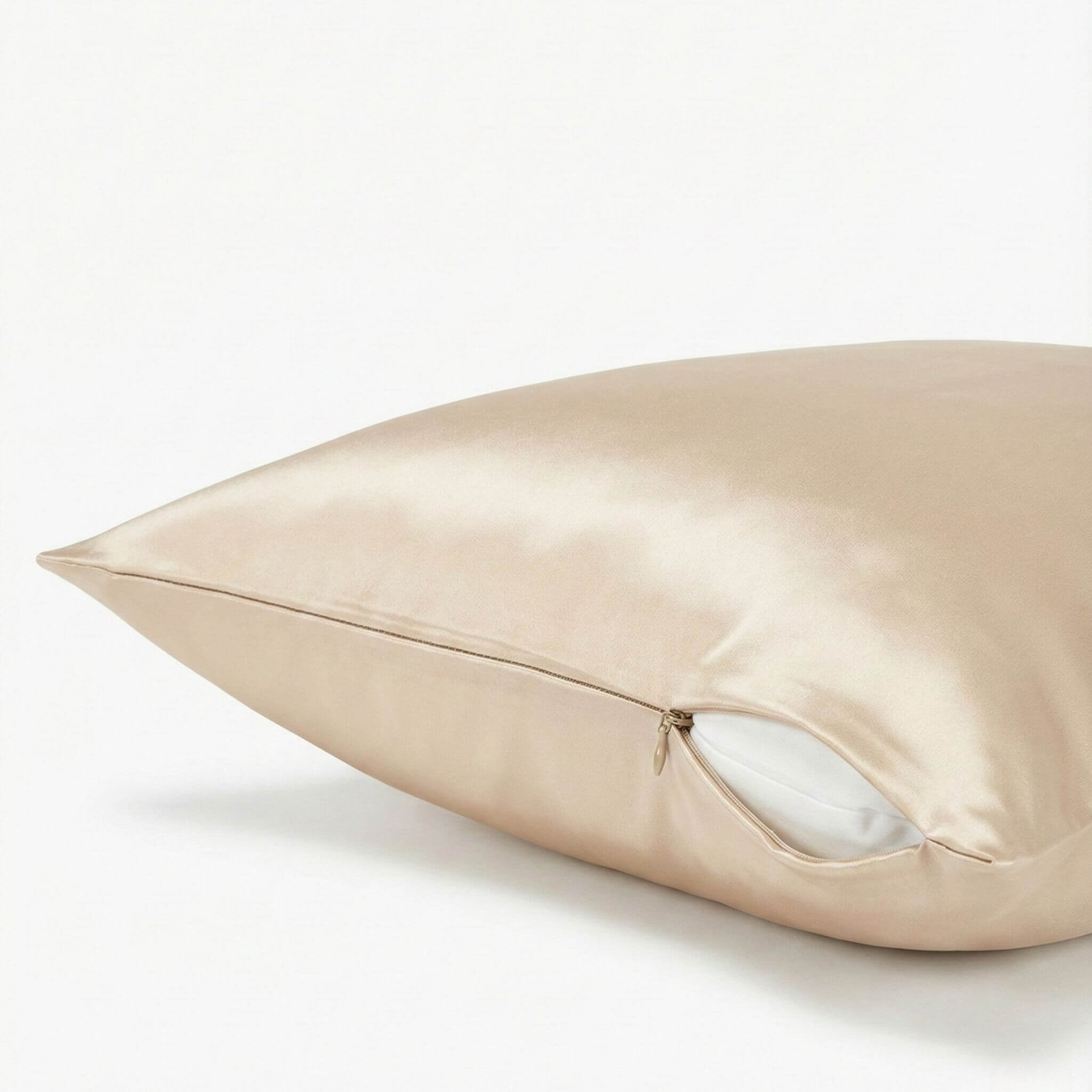 Šampano spalvos 19 momų šilkinis pagalvės užvalkalas su paslėptu užtrauktuku – Milvi