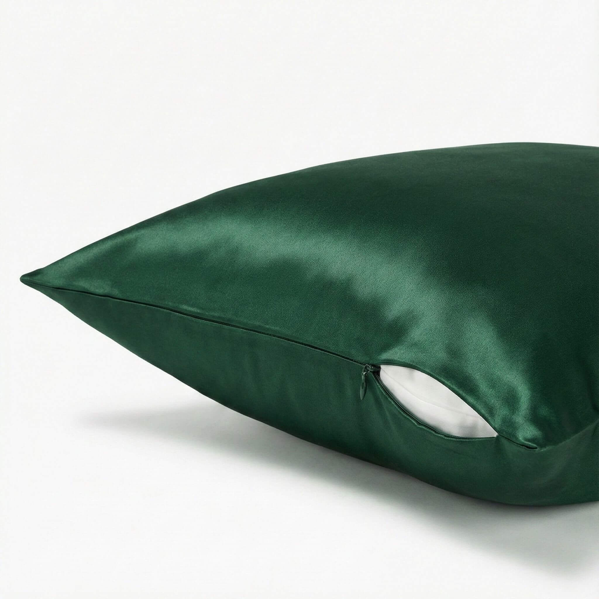 Tamsiai žalios spalvos 19 momų šilkinis pagalvės užvalkalas su paslėptu užtrauktuku – Milvi