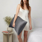 Grafito spalvos šilkiniai pagalvių užvalkalai