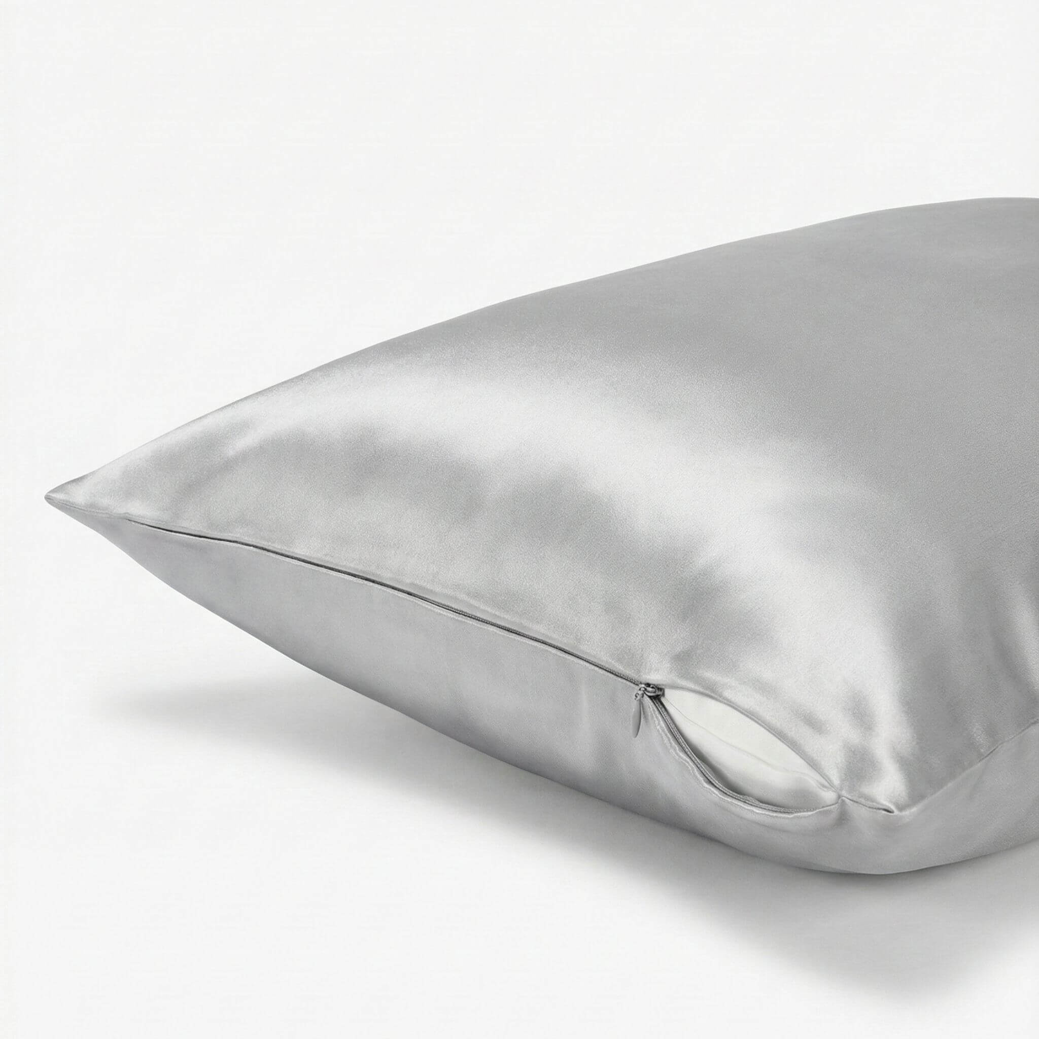 Pilkos spalvos 19 momų šilkinis pagalvės užvalkalas su paslėptu užtrauktuku – Milvi