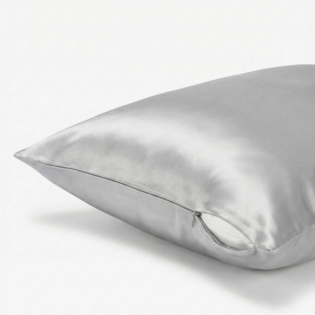Pilkos spalvos 19 momų šilkinis pagalvės užvalkalas su paslėptu užtrauktuku – Milvi
